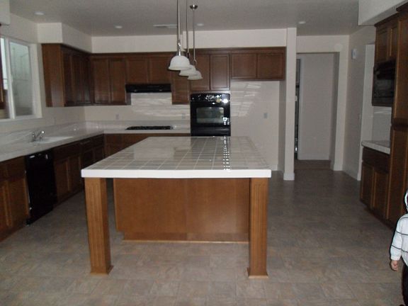 3rd image of 1403 Loma Linda Ln