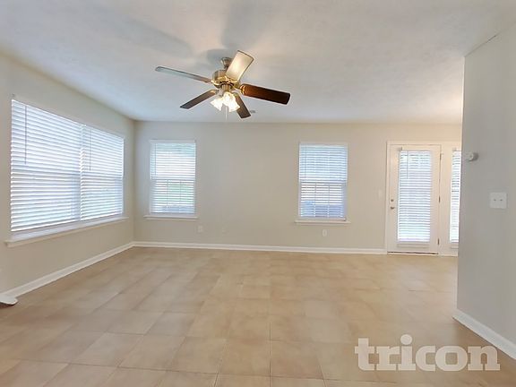 4th image of 261 Silver Ridge Dr