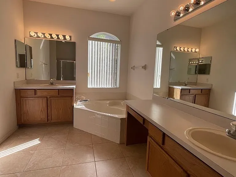 1819 Wedgewood Way — Photo 14