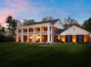 2464 Copper Beech Dr, Saint Louis, MO 63131