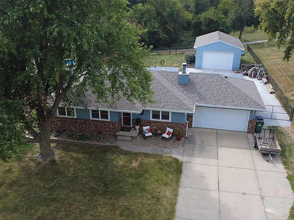 2nd image of 3320 Patricia Dr