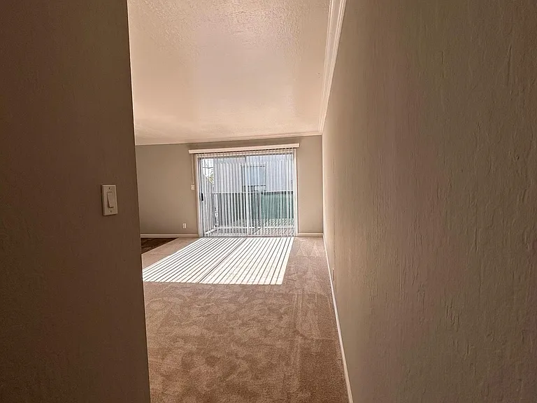 1029 El Camino Real #5 — Photo 17