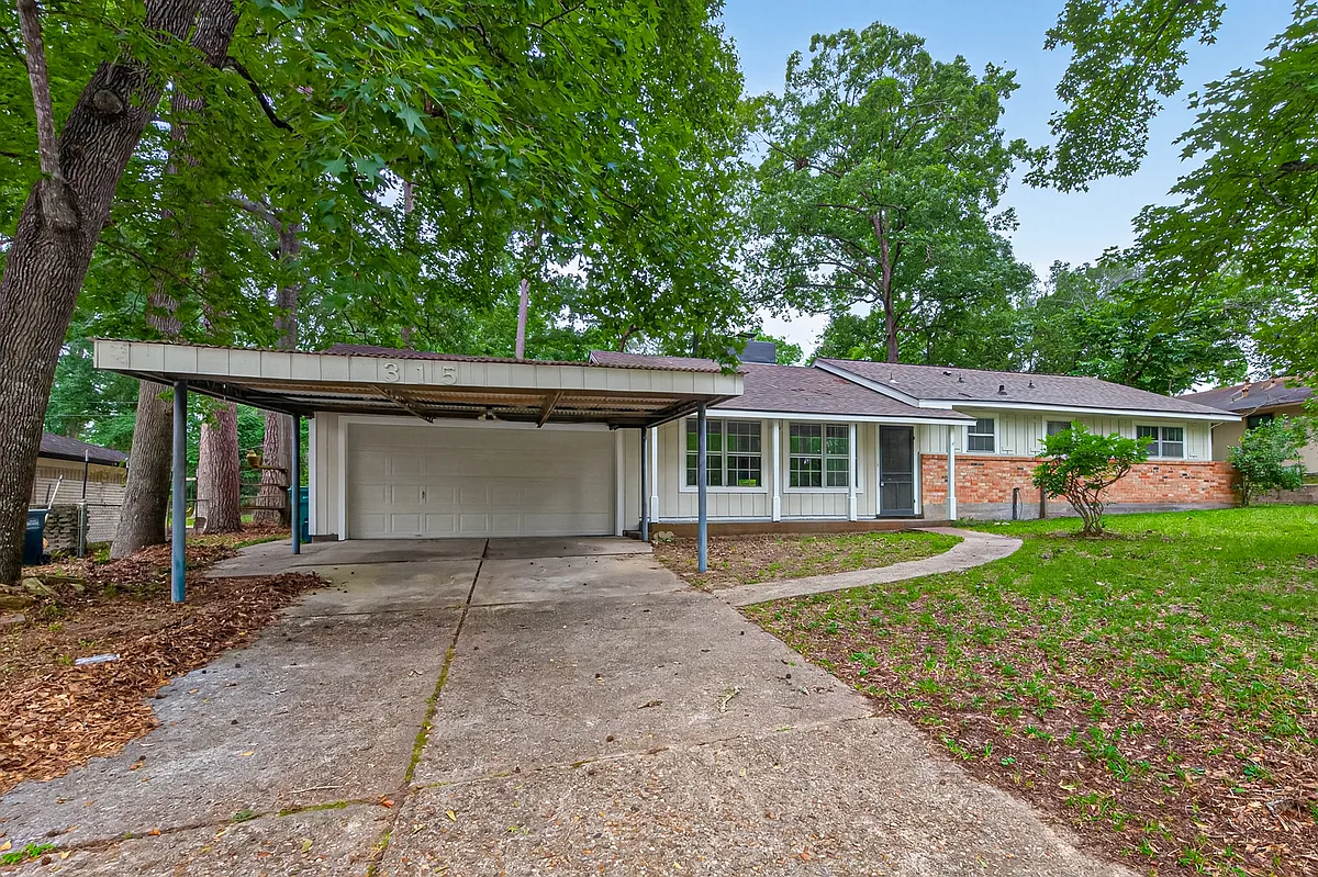 Building Photo - 315 Hollywood Dr