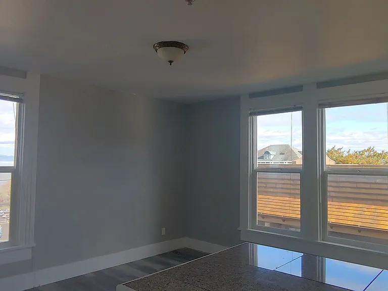 1543-1527 Exchange St — Photo 5