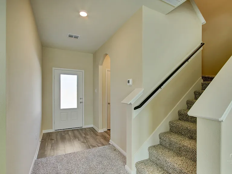 3217 Bowen St — Photo 1
