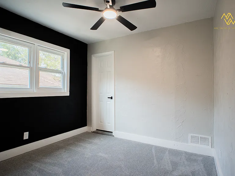 4444 Agnes Ave — Photo 9