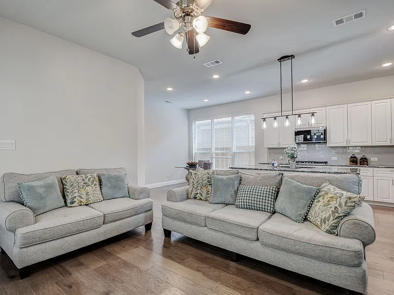 4248 Del Rey Ave — Photo 13
