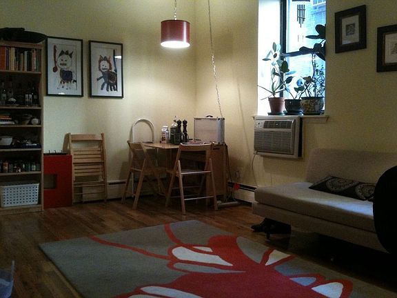 4th image of 254 W 98th St #5X