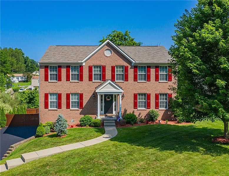 1st image of 105 Pembroke Ct