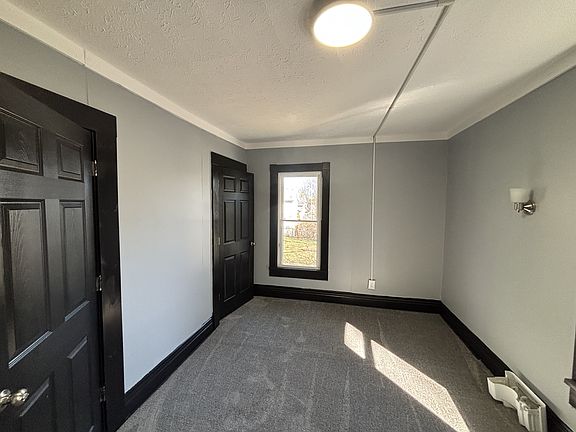 4th image of 50 Forest Ave SE