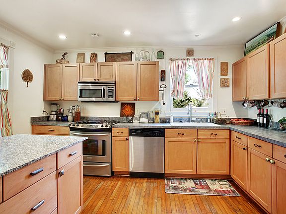 5th image of 6079 Louisville St.