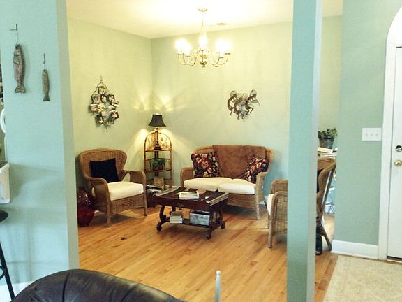 5th image of 1241 White Oak Dr