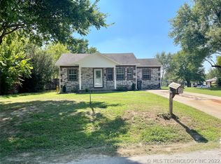 1821 W Oak St, Collinsville, OK 74021