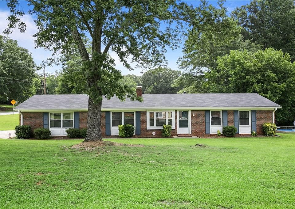 1st image of 224 Stone Mill Ln NW