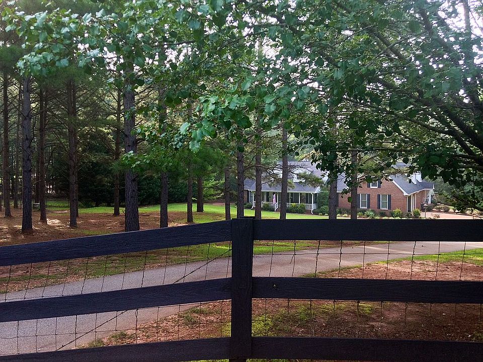 Quiet country setting 