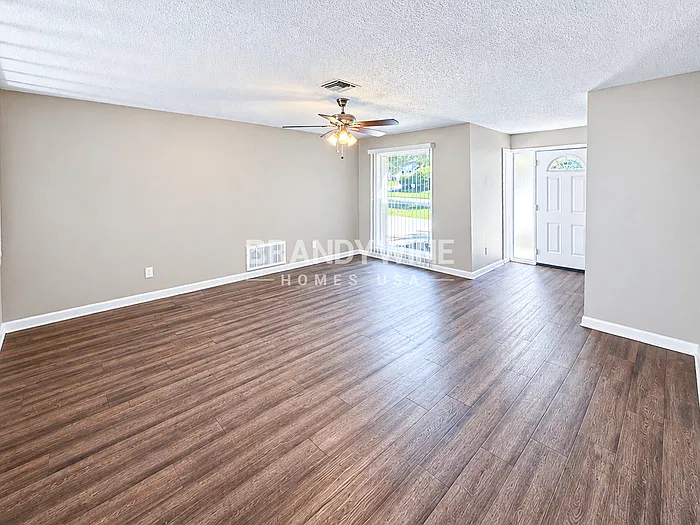 3 bed, 2.0 bath, 1751 sqft, $2,760 — Photo 4