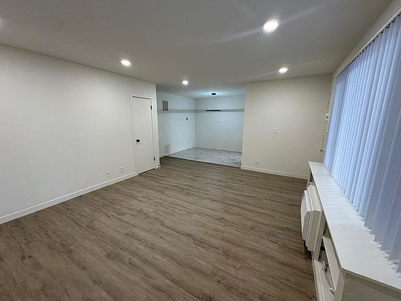 5th image of 10840 Hortense St APT 9