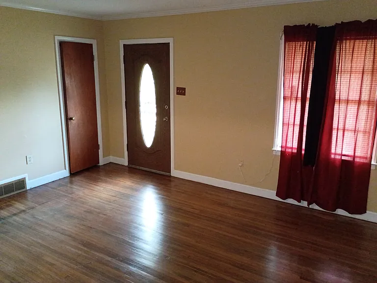 1614 Paullus Ave — Photo 3