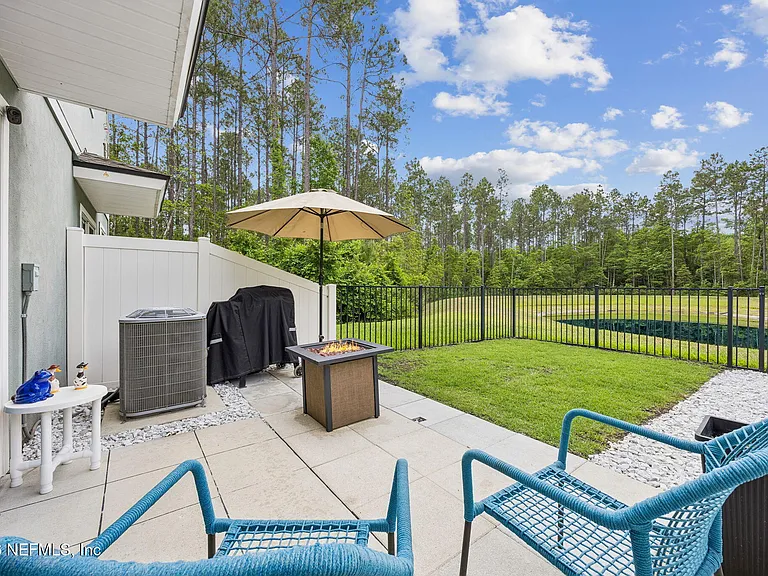 470 Servia Dr — Photo 24