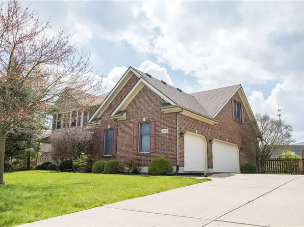 821 Sycamore Woods Dr, Tipp City, OH 45371