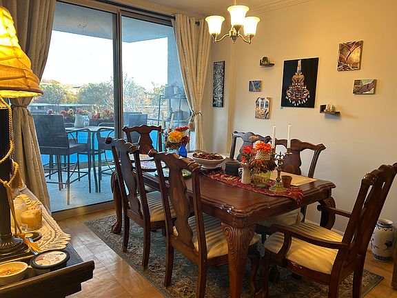 2nd image of 10401 Grosvenor Pl APT 416
