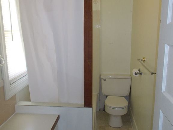 4th image of 707 S 32nd St