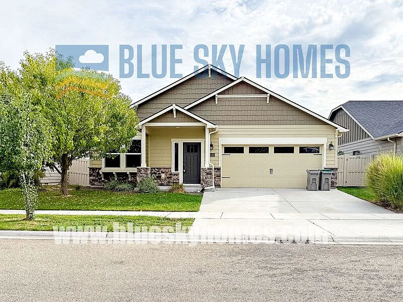 3 bed, 2.0 bath, 1574 sqft, $2,345 — Photo 1