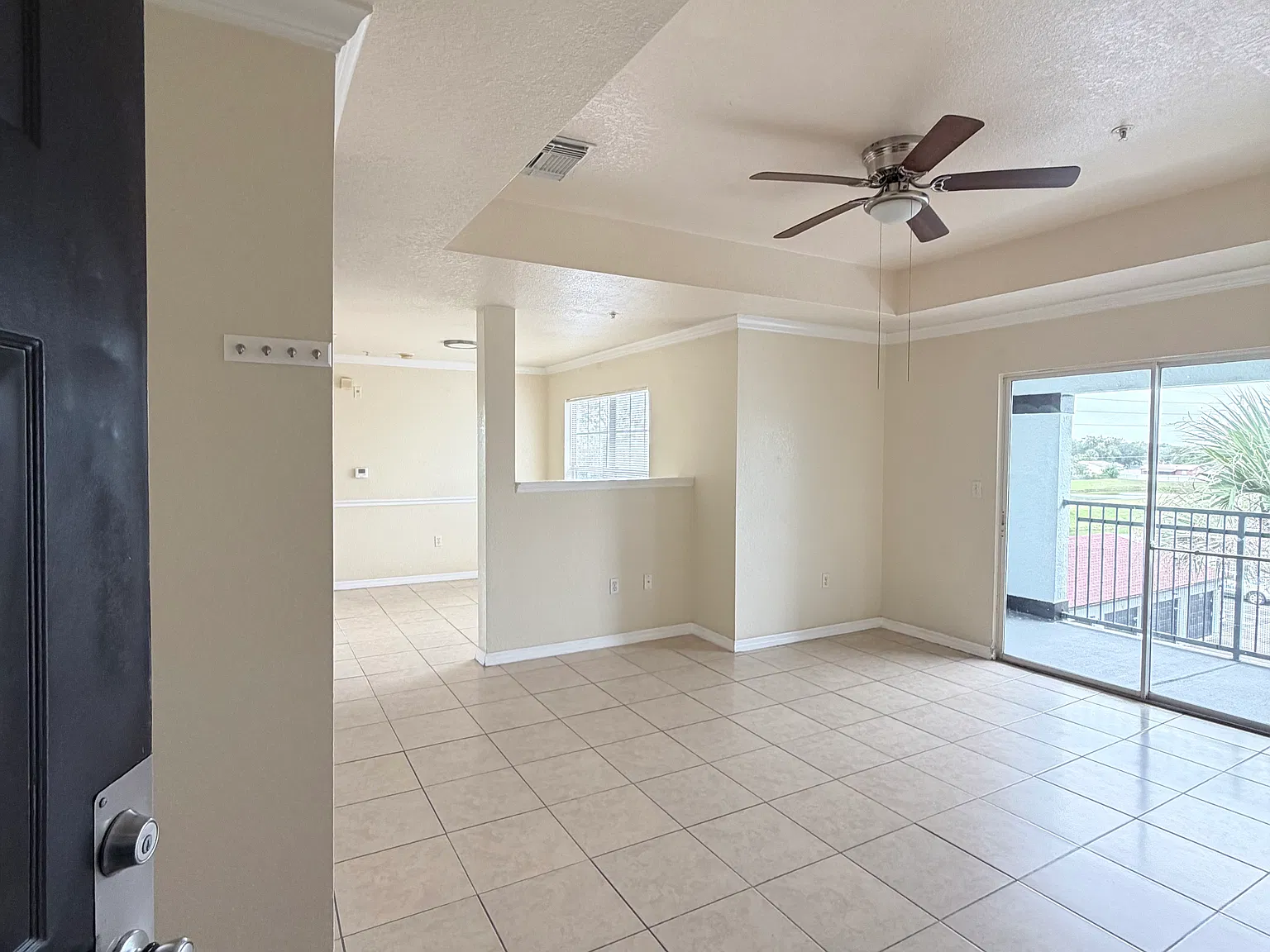 3725 Castle Pines Ln — Photo 2