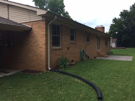 5th image of 3440 Clearwater Dr NE