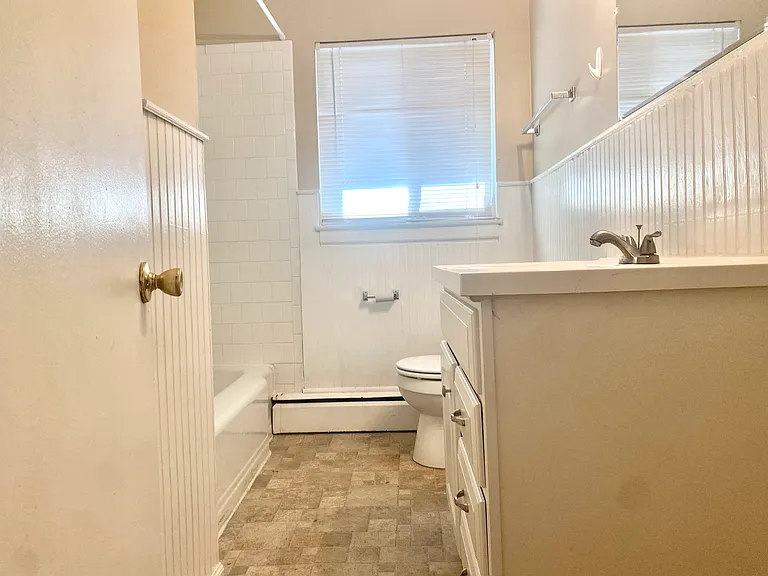 1011 Green St — Photo 9