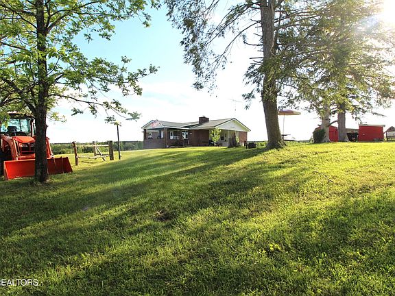 4th image of 1038 Newton Ln