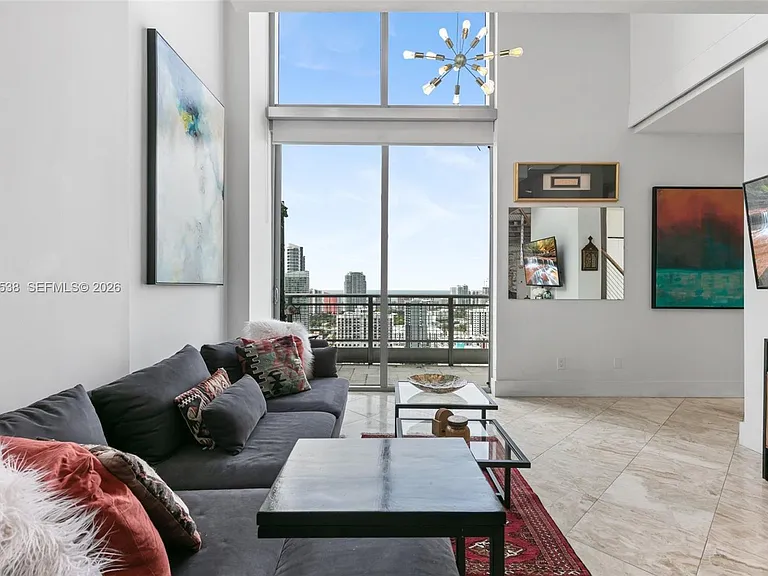 690 SW 1st Ct #Penthouse II17 — Photo 5