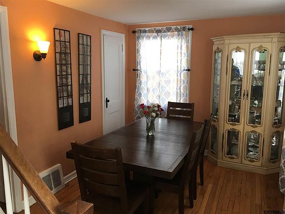5th image of 14 Campbell Dr