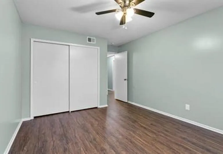 5601 W 58th St #212 — Photo 14
