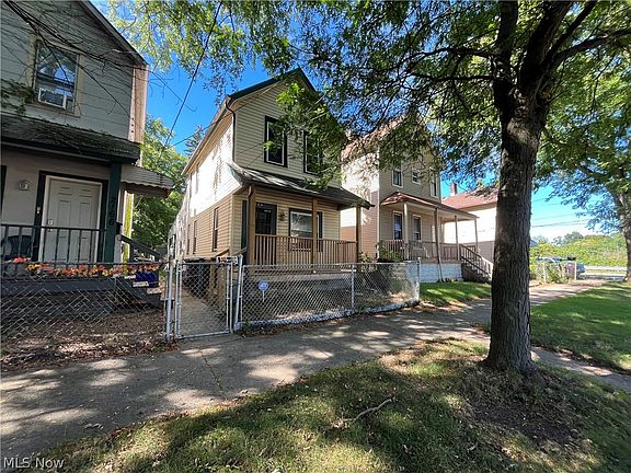 3rd image of 2164 W 45th St