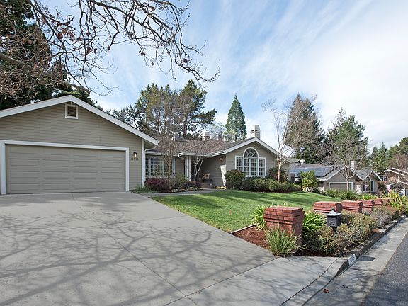 2nd image of 15935 Camino Del Cerro
