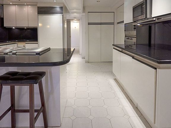 4th image of 36-26 Crescent St #Gf