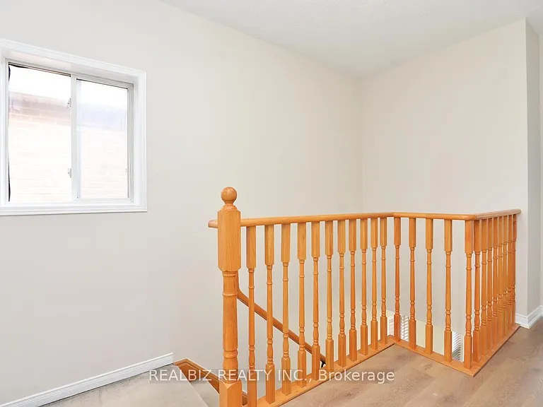 627 Caboto Trl — Photo 15