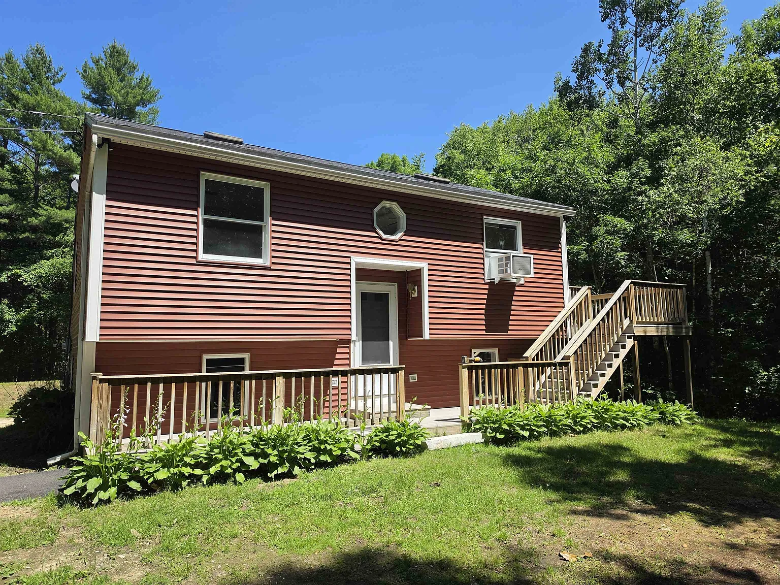 3 bed, 1.5 bath, 1810 sqft, $2,795 — Photo 2