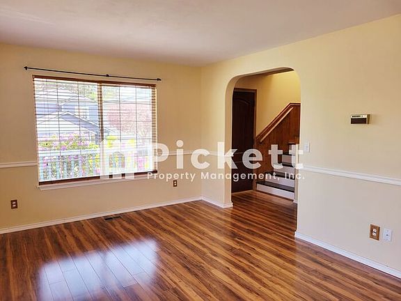 5th image of 8649 Honeyset Ln NW
