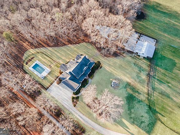 3rd image of 2220 Elder Mill Rd