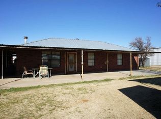 120 Southgate Garden St, Iowa Park, TX 76367