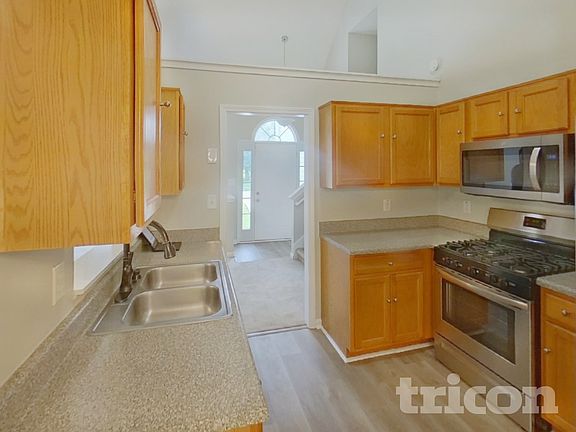 3rd image of 7222 Brittany Way