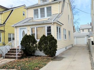 20961 112th Rd, Queens Village, NY 11429