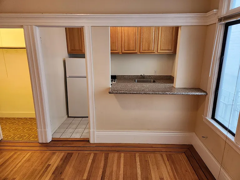 1385 Pine St #16 — Photo 5