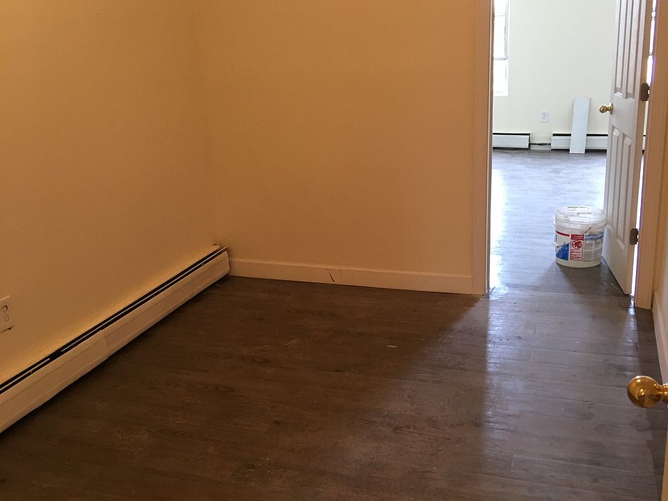 2nd image of 2303 Central Ave APT A4