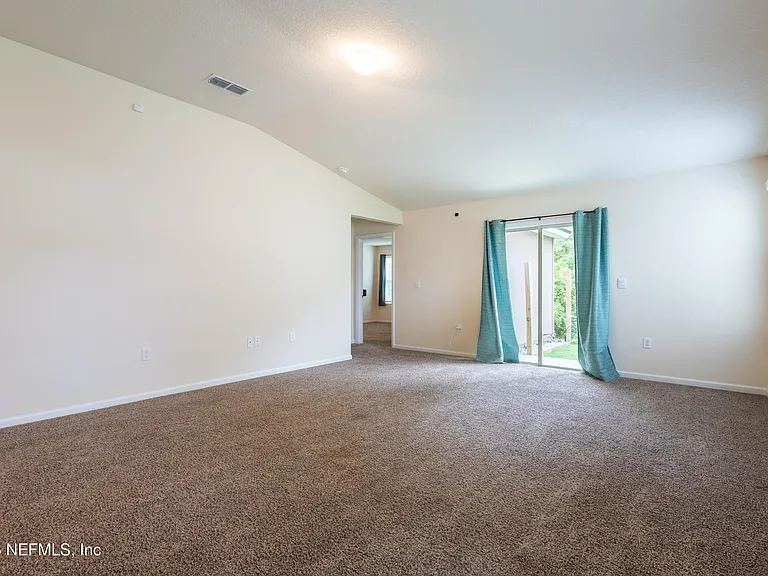 2446 Oak Stream Dr — Photo 16