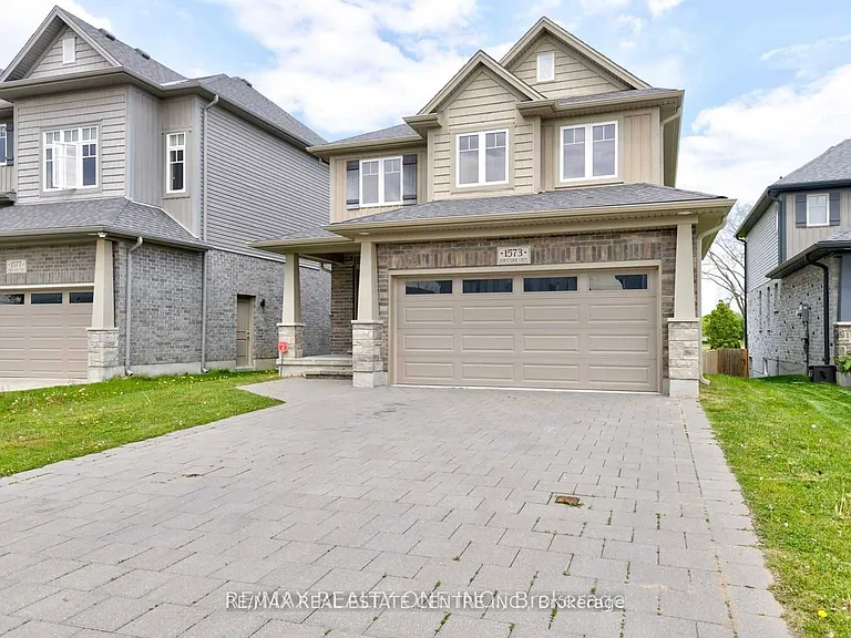 1573 Horseshoe Cres #LOWER — Photo 2