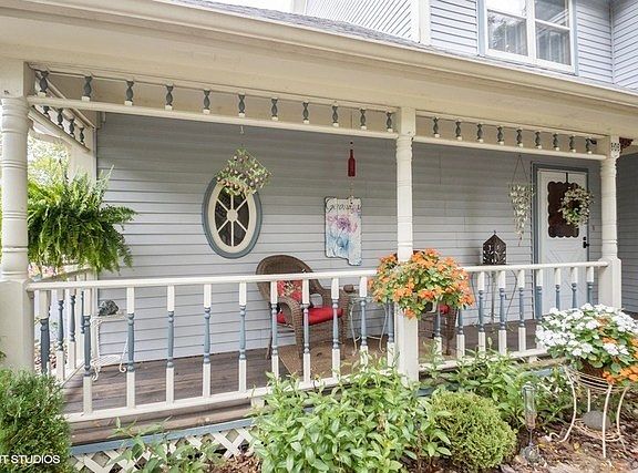 3rd image of 808 Regina Ct #808