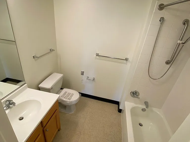 James Sneider Apartments — Photo 7
